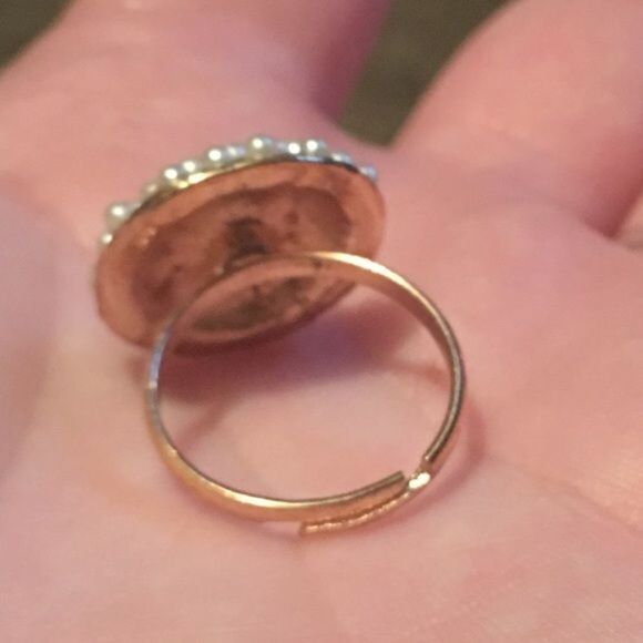 (C3) Pearl Ring - Picture 4 of 4